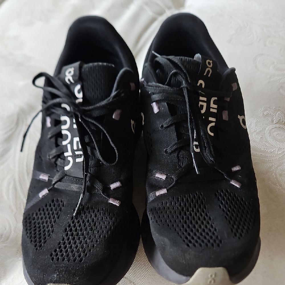 On Running Women's Black and Gray Cloud Sneakers
